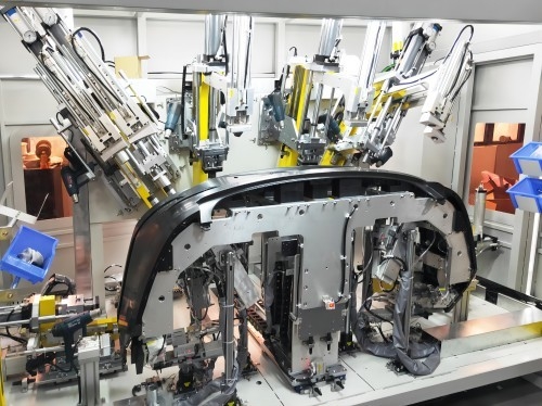Máquina de perforación ultrasónica confiable para parachoques delanteros y traseros de diferentes modelos