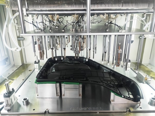 Máquina de soldadura de proceso de remachado en caliente de 380V para panel de puerta de automóvil