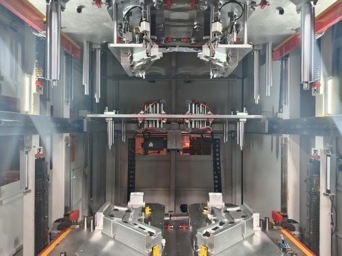 Máquina de soldadura de placas calientes por servo para cubierta de cuerno del vehículo