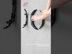 Prueba de una nueva máquina de soldadura con remachado en caliente de Sevro para plásticos de automóviles